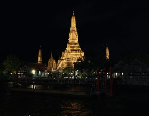 Deluxe One-Bedroom Suite at Mandarin Oriental Bangkok – A Riverside Sanctuary